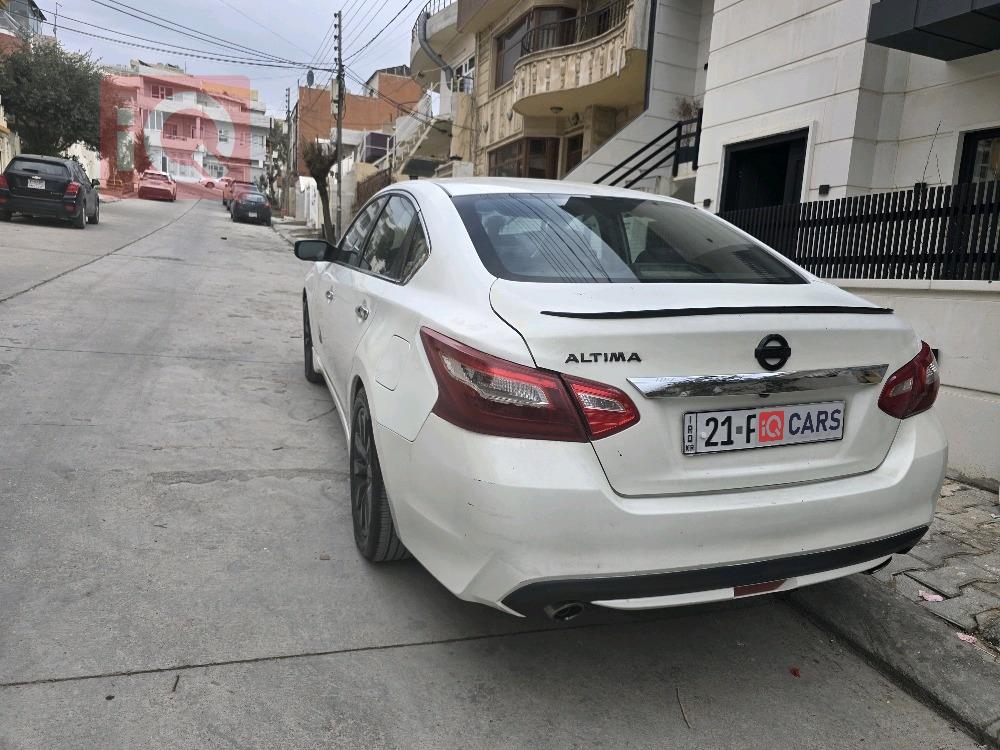 نيسان ألتيما